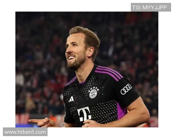 足球明星白发风采大赏展现他们成熟魅力与不凡成就的精彩瞬间 足球明星白发风采大赏展现他们成熟魅力与不凡成就的精彩瞬间